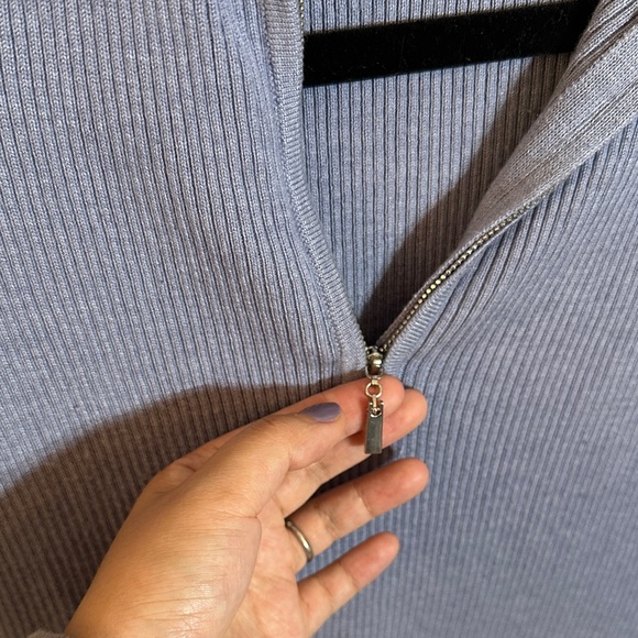 Women's Lavender Ribbed Crop Top - Picture 4 of 6